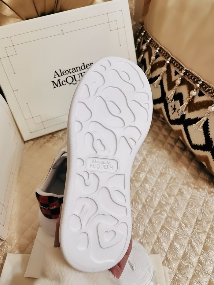 Alexander Mcqueen Couple Shoes AMS00012